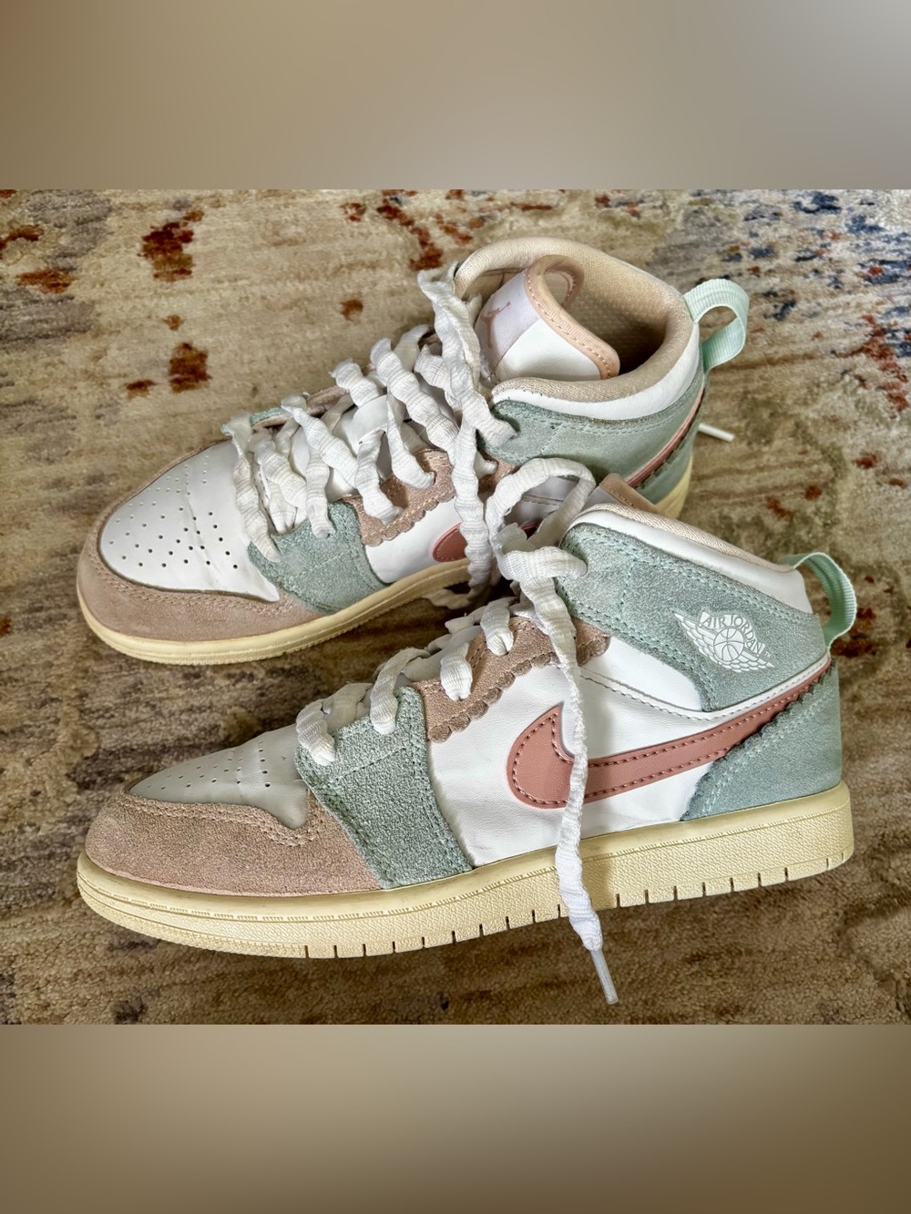 Air Jordan 1 Mid SE Scalloped Edge Girls Sneakers